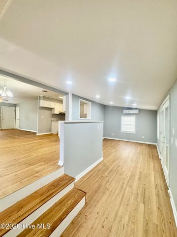 105 Yorkshire Drive, Jacksonville, NC 28546