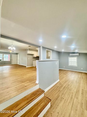 105 Yorkshire Drive, Jacksonville, NC 28546