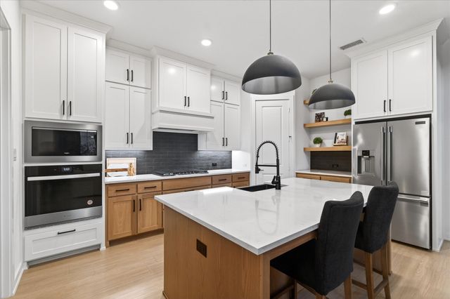 15562 Fringe Tree Road, Frisco, TX 75035