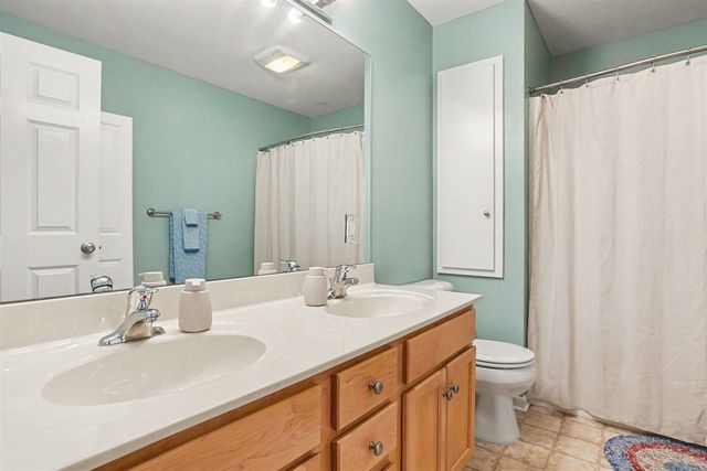 17473 Park Place Circle, Spring Lake, MI 49456