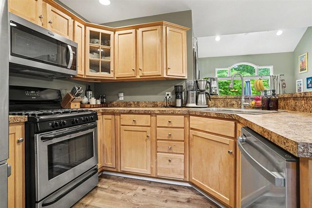 17473 Park Place Circle, Spring Lake, MI 49456