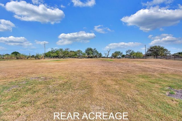 266 John Nors Road, West, TX 76691