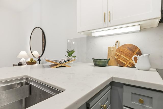 111 111 Saint Matthews Ave 304, San Mateo, CA 94401