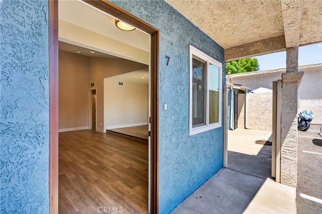 8416 Burnet Avenue 7, North Hills, CA 91343