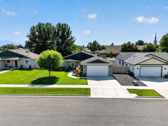 14004 E Sanson Ave, Spokane Valley, WA 99216