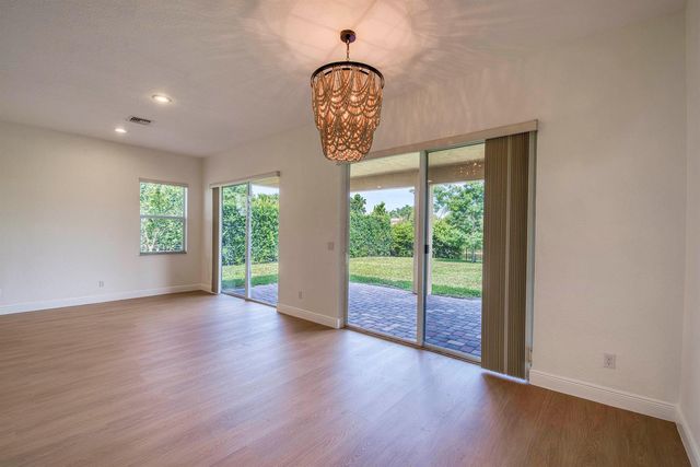 172 Manor Circle, Jupiter, FL 33458