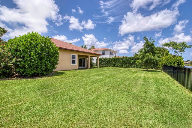 172 Manor Circle, Jupiter, FL 33458