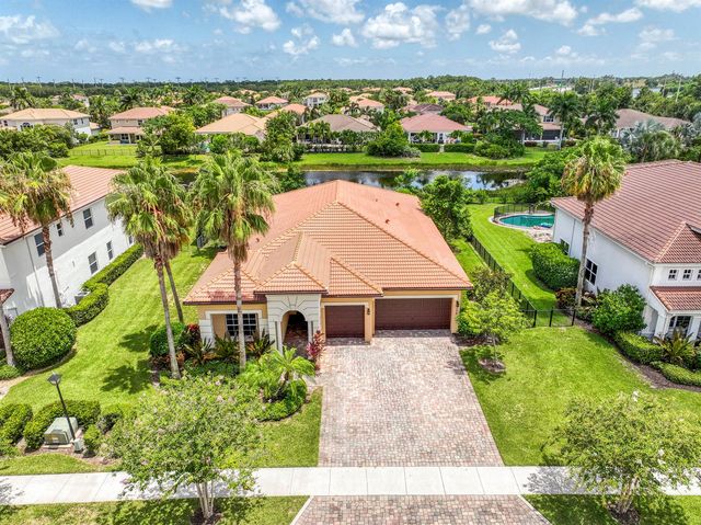 172 Manor Circle, Jupiter, FL 33458