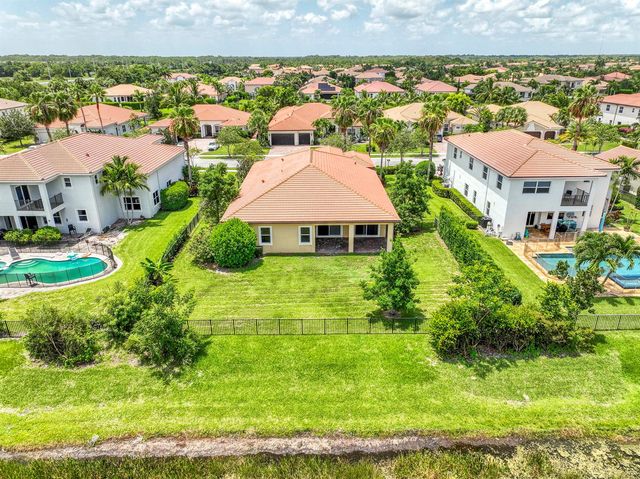 172 Manor Circle, Jupiter, FL 33458