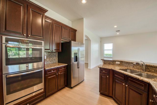 172 Manor Circle, Jupiter, FL 33458