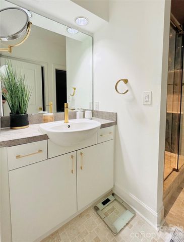 671 N Alexander Street, Charlotte, NC 28202