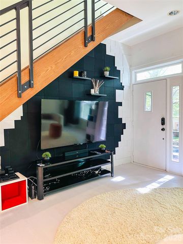 671 N Alexander Street, Charlotte, NC 28202