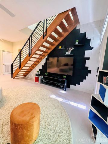 671 N Alexander Street, Charlotte, NC 28202