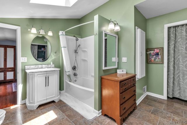 3179 West River Road, Grand Island, NY 14072