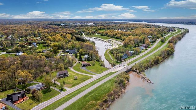 3179 West River Road, Grand Island, NY 14072