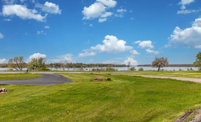 3179 West River Road, Grand Island, NY 14072