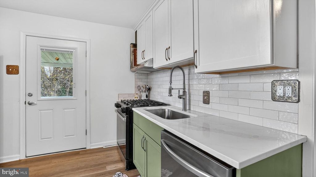 Image 14 of property listing at 611 BEVERLY RD, Reisterstown, MD 21136