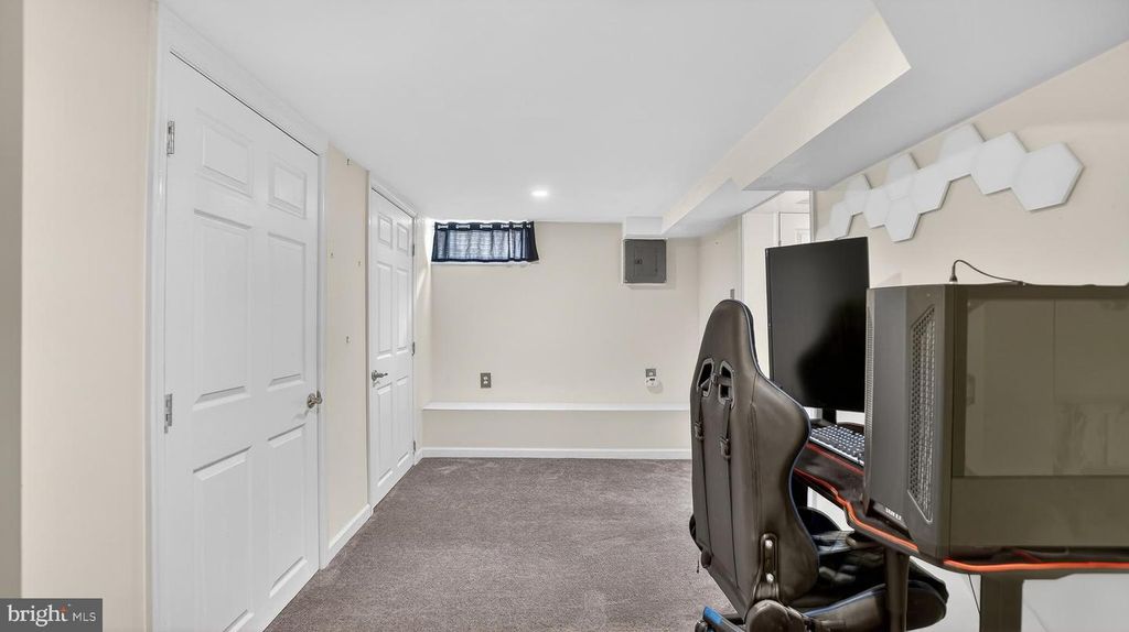 Image 27 of property listing at 611 BEVERLY RD, Reisterstown, MD 21136