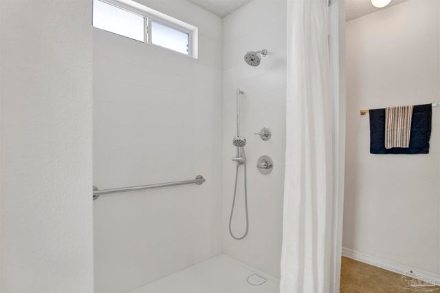 217 Staysail St, Pensacola, FL 32507