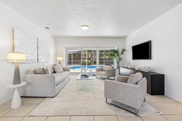 8260 SW 133 St, Pinecrest, FL 33156