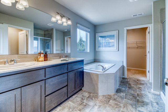 61593 SE Lorenzo Drive, Bend, OR 97702