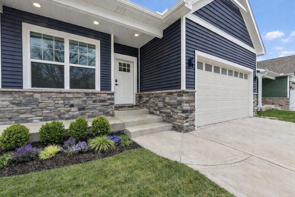 1504 Waverly Road, Porter, IN 46304