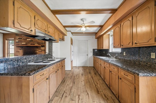 10032 Highway 105, Brenham, TX 77833