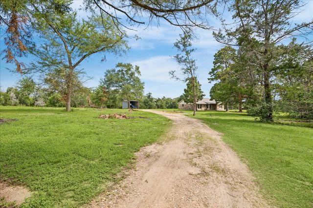 10032 Highway 105, Brenham, TX 77833