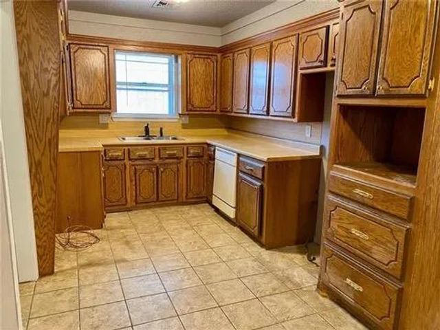 1810 Bellaire Drive, Moore, OK 73160