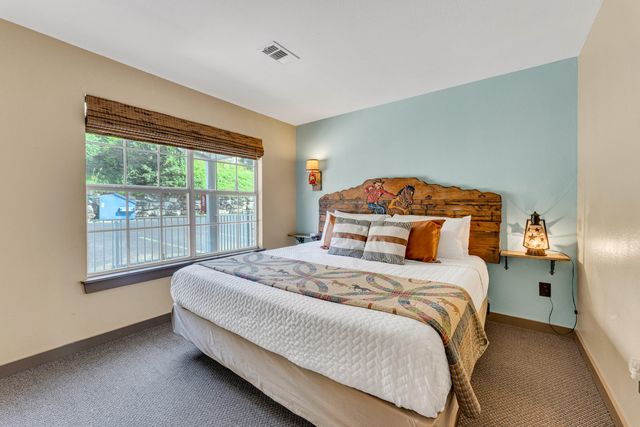 32 Golfshores Drive 20, Branson, MO 65616