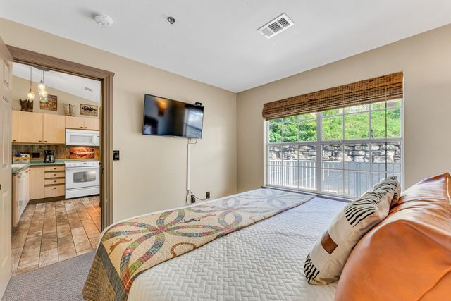 32 Golfshores Drive 20, Branson, MO 65616