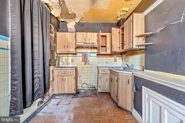 1514 NEWPORT ST, Camden, NJ 08104