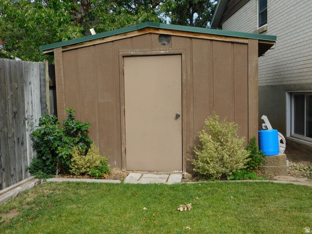 2148 S CAROLYN WAY, Bountiful, UT 84010
