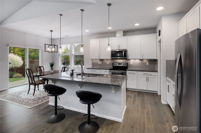915 Alphine View Drive, Mount Vernon, WA 98274