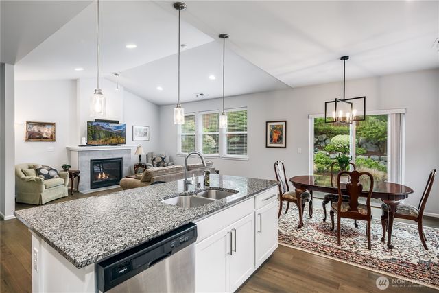915 Alphine View Drive, Mount Vernon, WA 98274