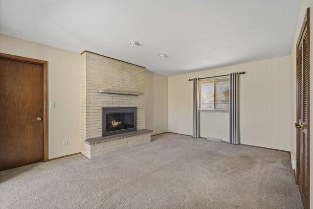 6057 Thornapple DRIVE, Greendale, WI 53129