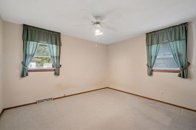6057 Thornapple DRIVE, Greendale, WI 53129