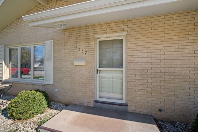 6057 Thornapple DRIVE, Greendale, WI 53129