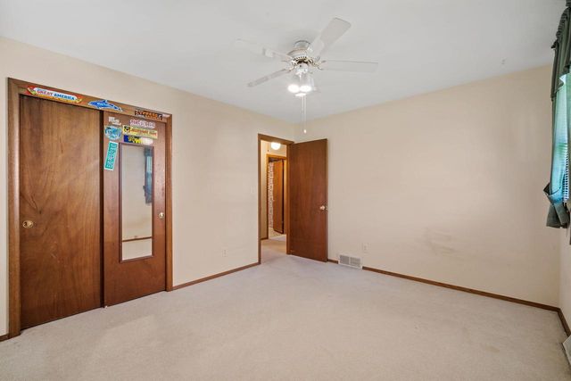 6057 Thornapple DRIVE, Greendale, WI 53129