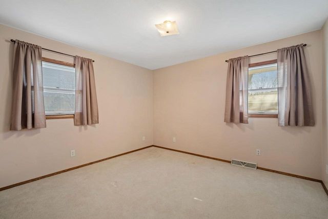 6057 Thornapple DRIVE, Greendale, WI 53129