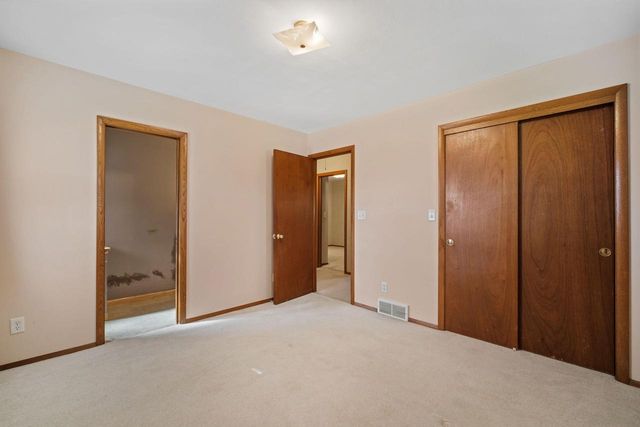 6057 Thornapple DRIVE, Greendale, WI 53129