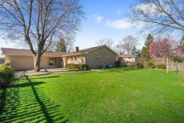 6057 Thornapple DRIVE, Greendale, WI 53129