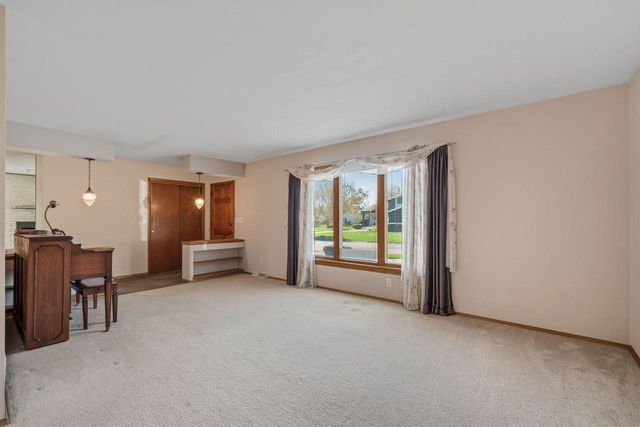 6057 Thornapple DRIVE, Greendale, WI 53129