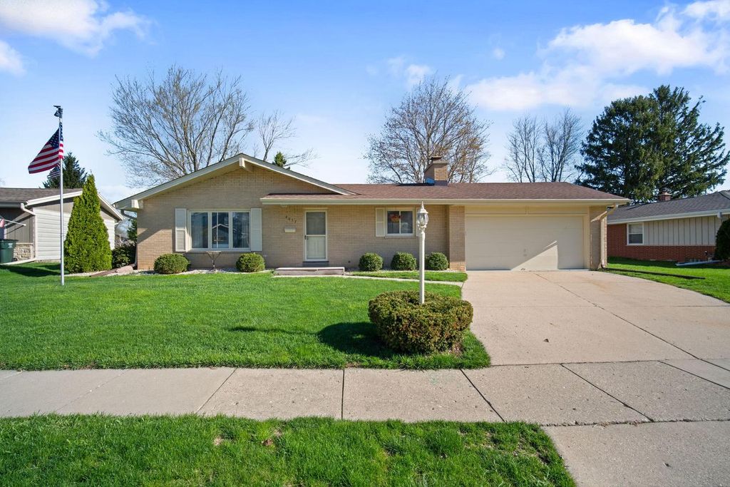 6057 Thornapple DRIVE, Greendale, WI 53129