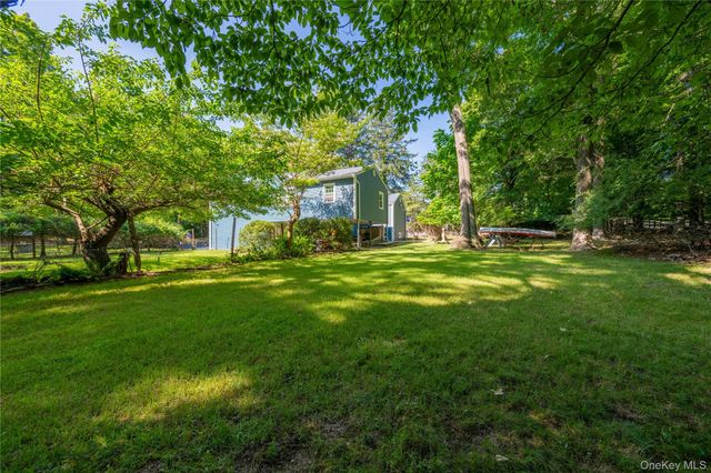5 Cedar Grove Terrace, Middle Island, NY 11953