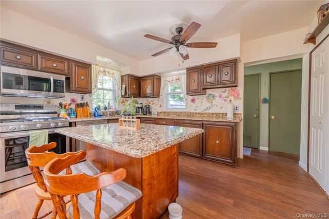 5 Cedar Grove Terrace, Middle Island, NY 11953