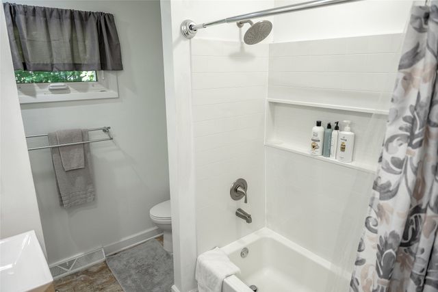 3707 GUILFORD Drive, Erie, PA 16506