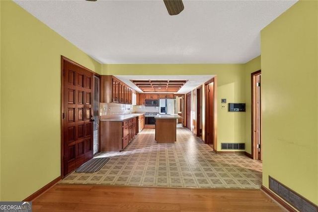 636 Cofield Drive, Hapeville, GA 30354