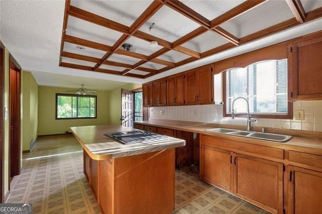 636 Cofield Drive, Hapeville, GA 30354