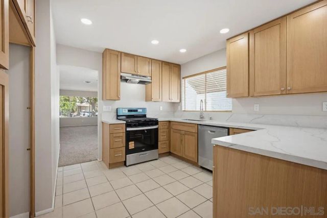 351 Gardenia Cir, Hemet, CA 92543